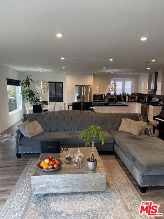 10915 Ayres Avenue, Los Angeles, California 90064 home-pic-7